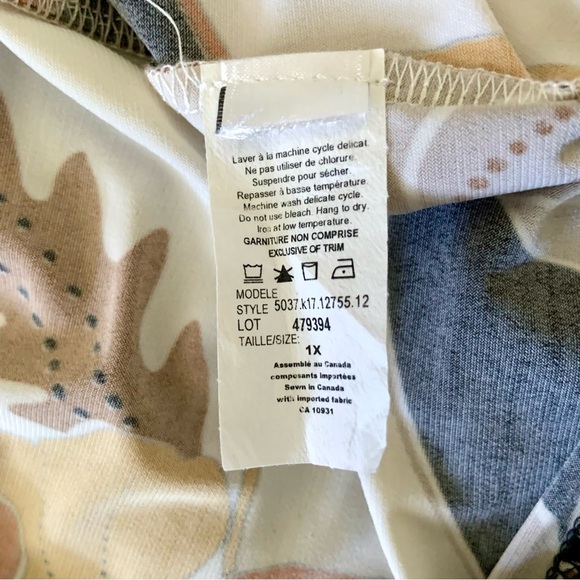 Laura Plus bold floral sleeveless top - Picture 8 of 8